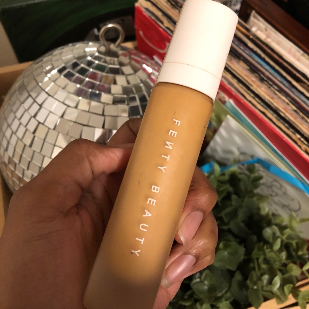 Fenty Beauty Pro Filt'r Foundation • 330 • Full
